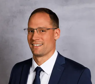a head shot of Charlie Kamen