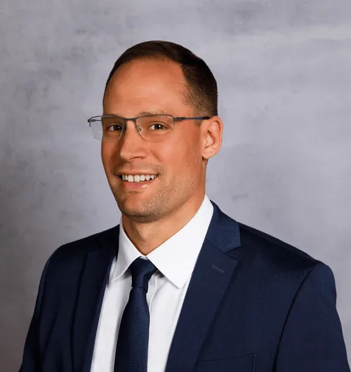 a head shot of Charlie Kamen