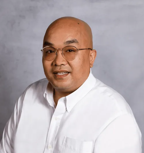 a head shot of David Tran