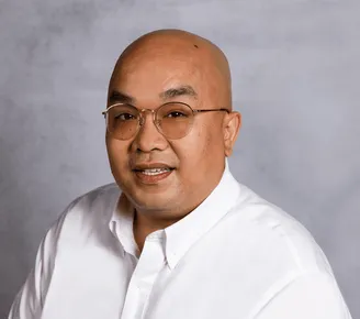a head shot of David Tran