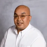 a head shot of David Tran