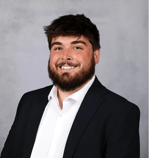 a head shot of Josh Davis