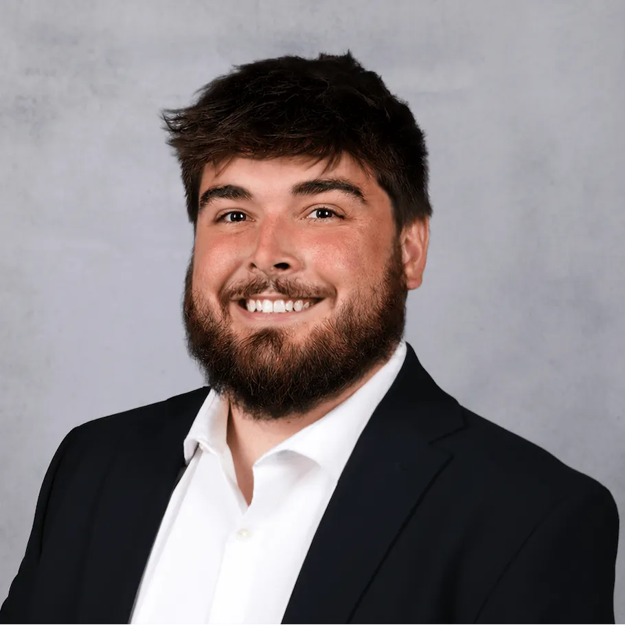 A head shot of Josh Davis