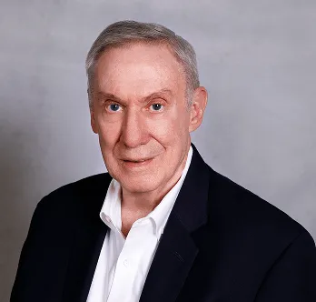 a head shot of Kevin Devers