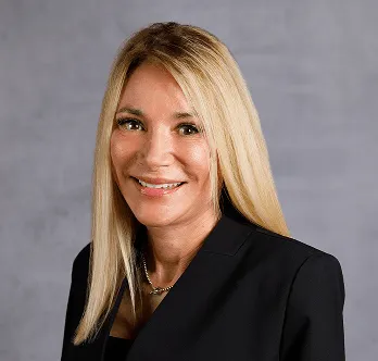 a head shot of Maria Szubski