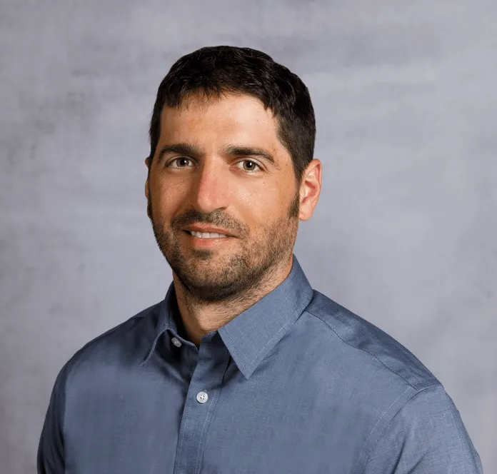 a head shot of Steve Rawlings