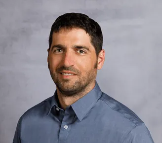a head shot of Steve Rawlings