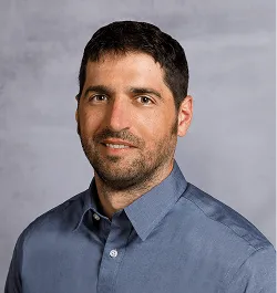 a head shot of Steve Rawlings