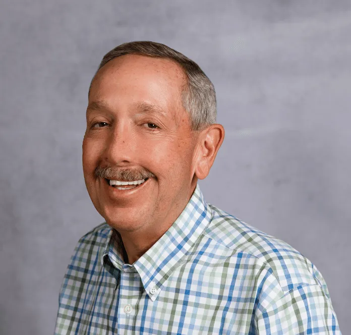 a head shot of Tom Gundling