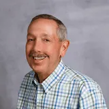 a head shot of Tom Gundling